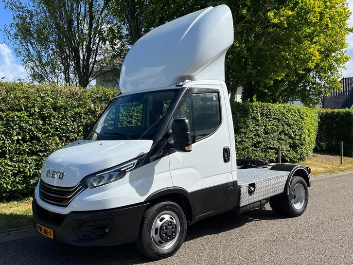Iveco Daily 40C18 3.0 Automaat BE Trekker, Auto's, Bestelauto's, Lease, Zwart, Automaat, Financial lease, Wit, Stof, Diesel, Euro 6