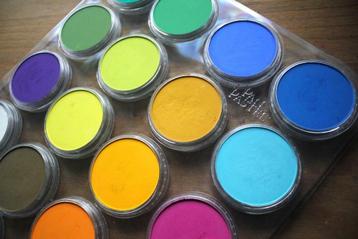 Pan pastels, per stuk beschikbaar voor biedingen
