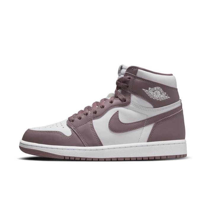 Air Jordan 1 Retro High OG Mauve - Diverse maten, Kleding | Heren, Schoenen, Ophalen of Verzenden