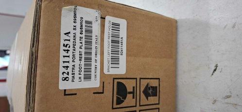 Ducati BRACKET, LEFT FOOT REST HOLDER - 82411451A Monster, Motoren, Onderdelen | Ducati, Verzenden