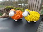 Beeld, set of 2 colorful lambs - 17 cm - polyresin