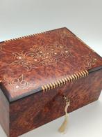 Sieradendoos - Hout (Thuya), hout, parelmoer, marqueterie,, Antiek en Kunst, Curiosa en Brocante