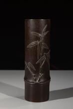 Vaas - Brons, Een Japanse bronzen cilindervaas in de vorm, Antiek en Kunst