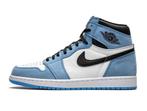 Air Jordan 1 Retro High OG University Blue - Maat 46 EU, Ophalen of Verzenden, Nieuw, Jordan