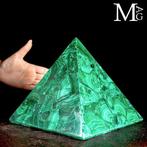 Natuurlijke malachietpiramide Piramide gemaakt met Refined