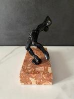 Beeldje - Portiere in movimento - Marmer, Metaal
