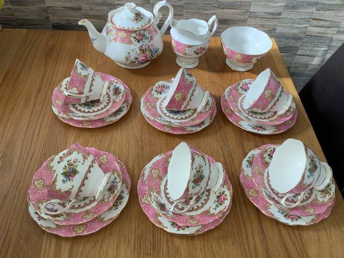 Royal Albert - Lady Carlyle - Theeservies (21) - Lady, Antiek en Kunst, Antiek | Meubels | Tafels