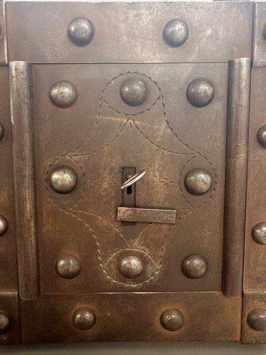 Brandkast - IJzer - Reiskofferkluis, Antiek en Kunst, Antiek | Overige Antiek