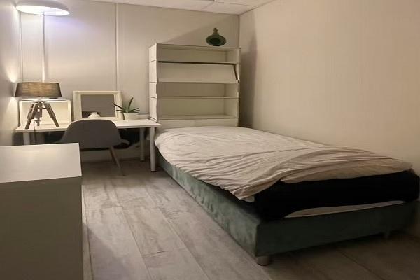 Kamer s-Gravelandseweg in Schiedam, Huizen en Kamers, Kamers te huur, 20 tot 35 m², Overige regio's