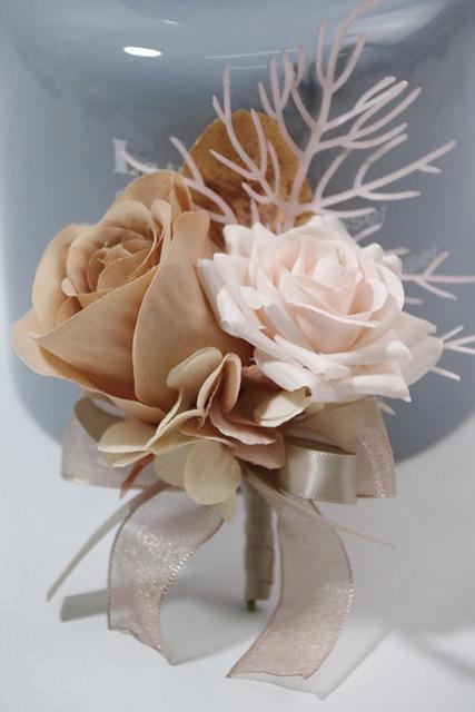 Luxe corsage, corsage van zijderoos vintage caffee passend, Huis en Inrichting, Woonaccessoires | Kunstplanten en Kunstbloemen