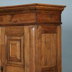 Blond stoere eiken tweedeurskast ca 1800 op bolpoten No96074, Ophalen of Verzenden