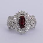 Statement ring - 14 karaat Witgoud -  6.35ct. tw. Robijn -