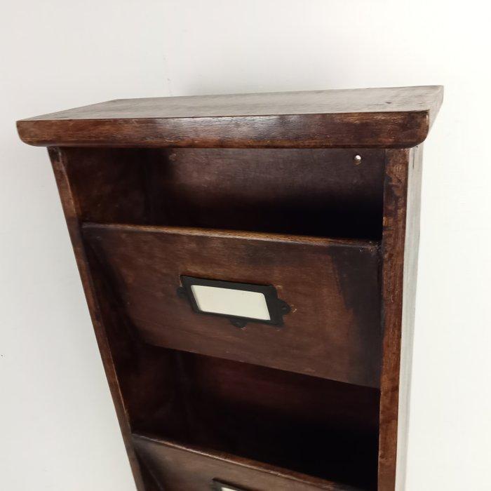 Tijdschriftenhouder - Eik - Post sorteerkast-postkast, Antiek en Kunst, Curiosa en Brocante