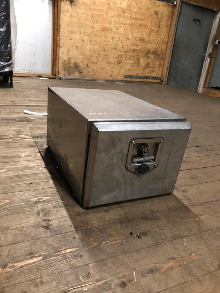 RVS BAWER - onderbouw- gereedschap- disselkist 35x28x56mm, Auto diversen, Aanhangwagen-onderdelen, Nieuw, Ophalen