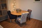 Unieke set; 4 verschillende stoelen met knopen, houten poten, Huis en Inrichting, Stoelen, Ophalen, Nieuw, Hout, Vier
