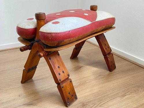 Handgemaakt - Kruk - Hout, Leder - Kamelen zadel kruk uniek, Antiek en Kunst, Curiosa en Brocante