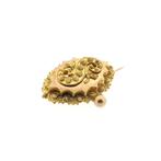 Gouden oud Hollandse broche van een mutsenbel | Antiek, Ophalen of Verzenden, Gebruikt, Overige kleuren, Goud