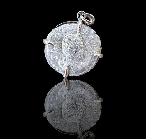 Oud-Romeins, Keizerrijk Zilver Munthanger - Keizerin, Antiek en Kunst, Antiek | Overige Antiek