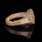 Vedaertijd Bronzen zegelring met opkommende adelaar (Zonder, Antiek en Kunst
