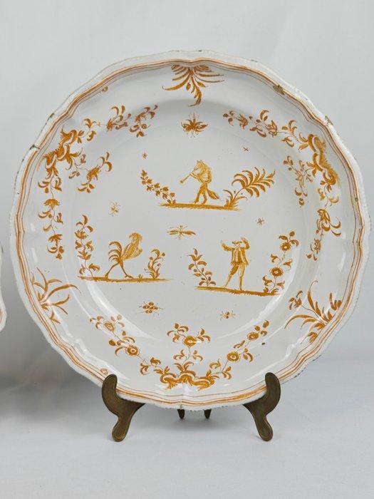 Moustiers - Schaal (2) - Aardewerk - 18de eeuwse schalen, Antiek en Kunst, Antiek | Glas en Kristal