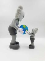 Kaws (1974) - Kaws The Promise Grey edition 2022, Antiek en Kunst