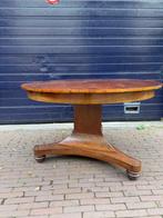 ambachtelijk gemaakt - Eettafel - zware monumentale vorm -