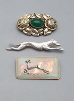 Metaal, Art Deco, 3 broches - 3-delige sieradenset -, Antiek en Kunst