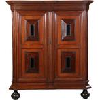 Grote HollandseVlaamse tweedeurs kussenkast  ca 1700 paliss, Antiek en Kunst, Antiek | Meubels | Kasten, Ophalen of Verzenden