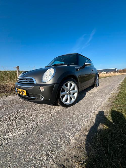 Mini 1.6 16V Cooper 2006 Grijs, Auto's, Mini, Te koop, Handgeschakeld, Hatchback, Leder, Benzine, Zilver of Grijs, D, Grijs, Voorwielaandrijving