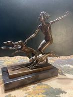 sculptuur, Hunting Diana with 3 dogs - 23 cm - Brons, Marmer
