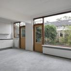 Eengezinswoning met tuin, balkon en parkeerplek, Zaandam