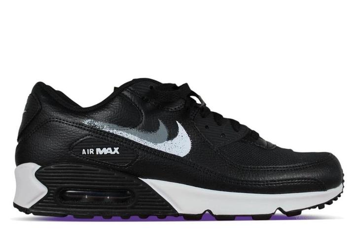 Nike Air Max 90 Spray Paint Swoosh  46, Kleding | Heren, Schoenen, Sneakers of Gympen, Ophalen of Verzenden