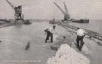 ZUIDERZEEWERKEN - Aanleg van de Dijk, Verzamelen, Ansichtkaarten | Nederland, Verzenden, Gelopen