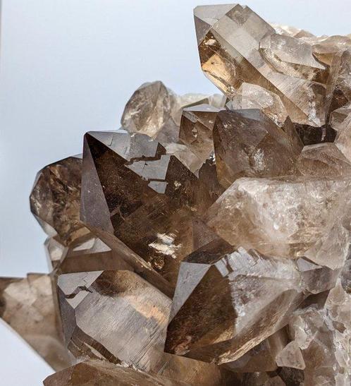 Museale QUARZO FUMÈ MONTE BIANCO, Cristalli van 11cm! 5,5KG,, Verzamelen, Mineralen en Fossielen