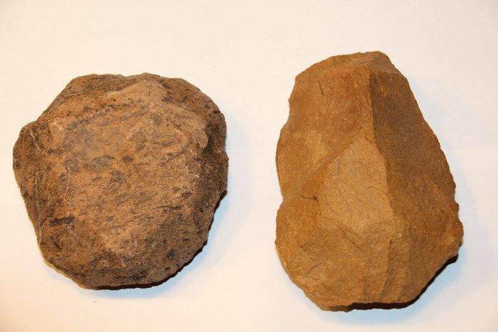 Paleolithisch Vuursteen Biface, nucléus - 130 mm (Zonder, Antiek en Kunst, Antiek | Overige Antiek