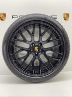 Porsche Macan ORIGINELE 21 RS Spyder zwart met winterbanden, Ophalen, Gebruikt, 295 mm, Banden en Velgen