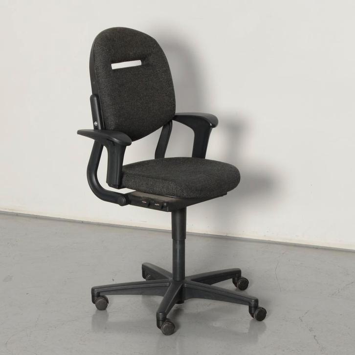Ahrend 220 bureaustoel, grijs, 2D armleggers, Zakelijke goederen, Kantoor en Winkelinrichting | Kantoormeubilair en Inrichting