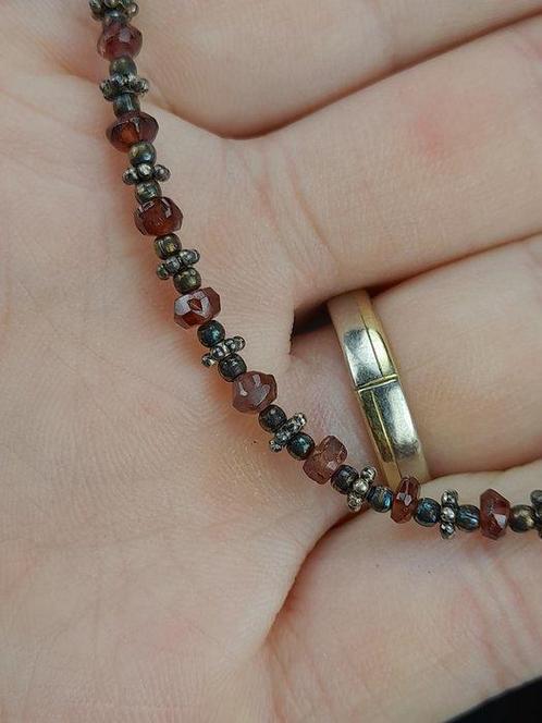 Zilveren granaat collier - 45 cm- 14 g, Verzamelen, Mineralen en Fossielen