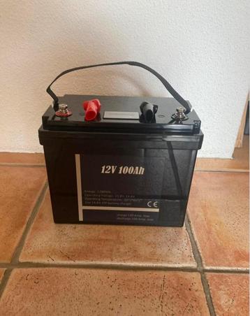 Nieuw Lifepo4 accu12 Volt 100Ah  -lader10A en Bluetooth beschikbaar voor biedingen
