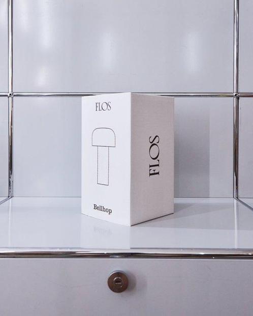 Flos - Edward Barber, Jay Osgerby - Tafellamp - Bellhop -, Antiek en Kunst, Antiek | Lampen