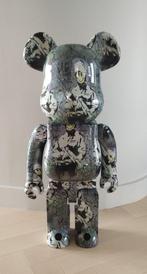 Banksy (1974) - Riot Cop 1000% Bearbrick, Antiek en Kunst, Kunst | Designobjecten