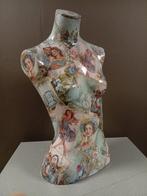 ESQ - Mannequin - Mannequin inspired by vintage fashion blue