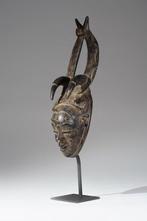 Een houten masker - Guro - Ivoorkust (Zonder minimumprijs), Antiek en Kunst