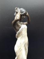 Beeld, Bronze Lady in White Dress - 34 cm - Brons, Marmer