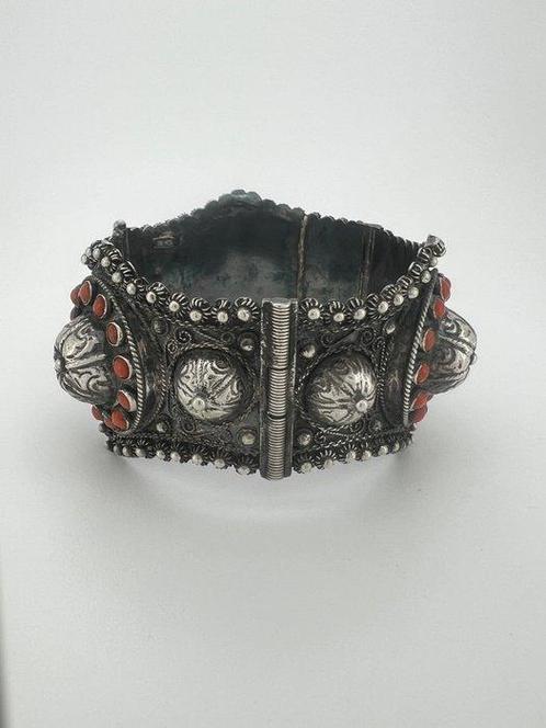 Armband - Koraal, Zilver - Noord-Afrika - Begin 20e eeuw, Antiek en Kunst, Kunst | Niet-Westerse kunst