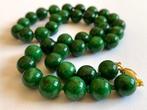 18 karaat (750) goud - Birmaanse groene jade - Halsketting, Antiek en Kunst