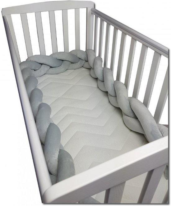 Bedbumper grijs - 280 cm lang - gevlochten - bedomrander..., Kinderen en Baby's, Babywiegjes en Ledikanten, Nieuw, Ophalen of Verzenden