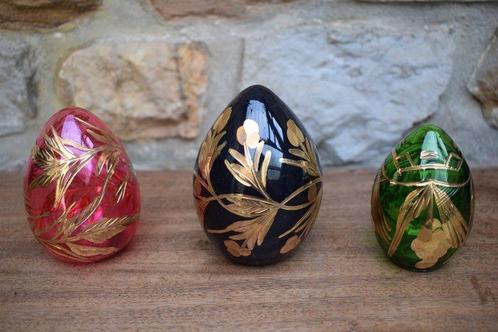 Themacollectie - 3 glazen Russische eieren, gegraveerd en, Antiek en Kunst, Curiosa en Brocante