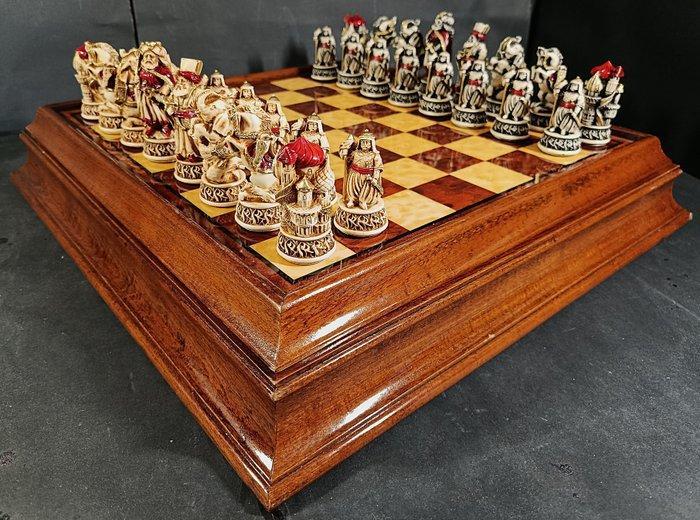 Schaakspel - Indú - Synthetisch ivoor, cederhout en, Antiek en Kunst, Curiosa en Brocante