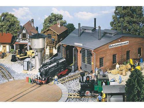 POLA 331750 Ringlokschuppen. 2-Ständig (grootspoor, Scenery, Hobby en Vrije tijd, Modelbouw | Figuren en Diorama's, Nieuw, Ophalen of Verzenden